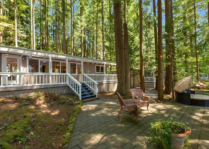 Moonlight Cottage At Lake Alice